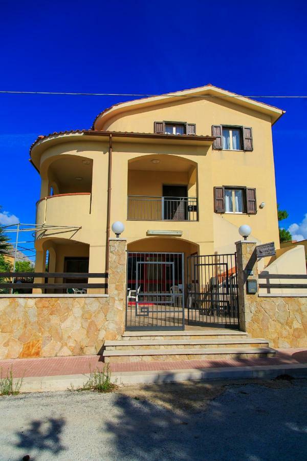 Casa Vacanze L'Orizzonte Aparthotel Valderice Ngoại thất bức ảnh