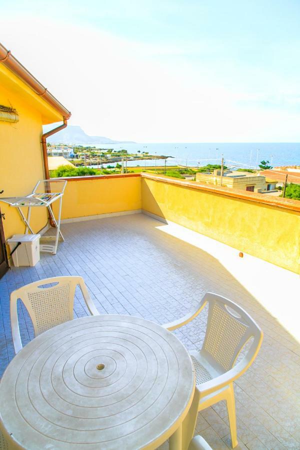 Casa Vacanze L'Orizzonte Aparthotel Valderice Ngoại thất bức ảnh