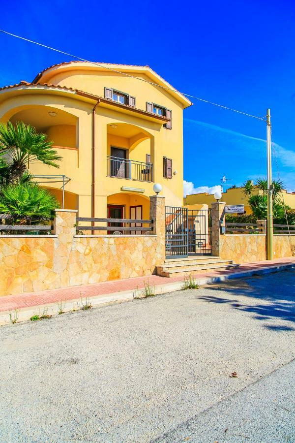 Casa Vacanze L'Orizzonte Aparthotel Valderice Ngoại thất bức ảnh
